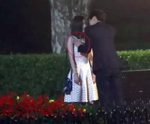 4、李易峰被曝与杨幂闺蜜恋爱,在酒店待到凌晨3点,男方辟谣,对此你怎么看?