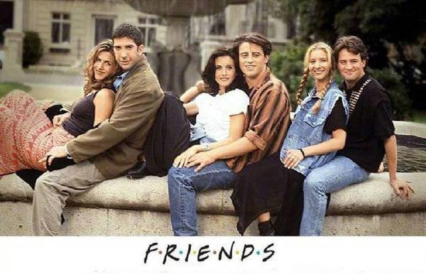 2、老友记里面的演员在现实生活中谁跟谁真的在一起过?