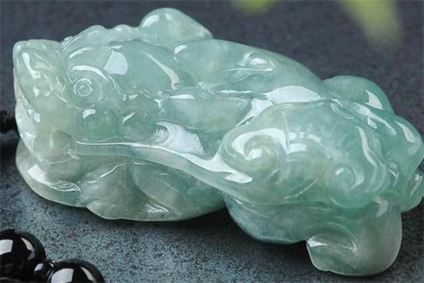 2、女性佩戴貔貅的禁忌讲究 什么人不能佩戴呢？