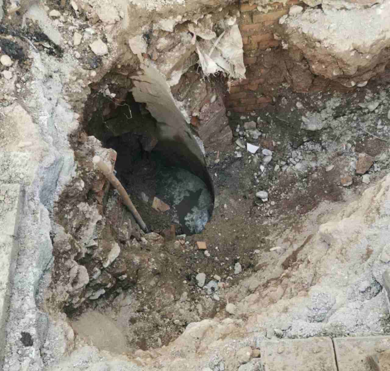 2、脏水井在院子哪挖好？