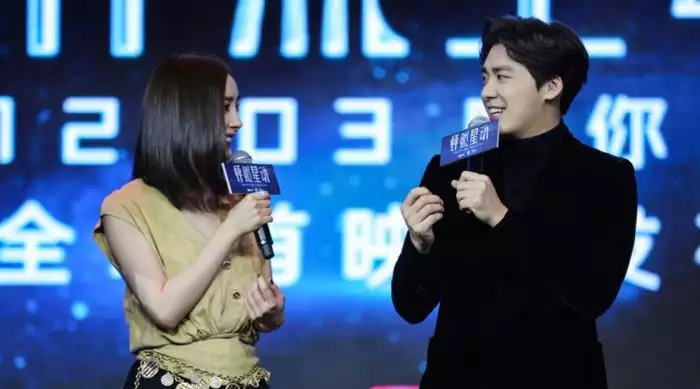 3、李易峰一直不谈恋爱是因为爱上了杨幂吗?