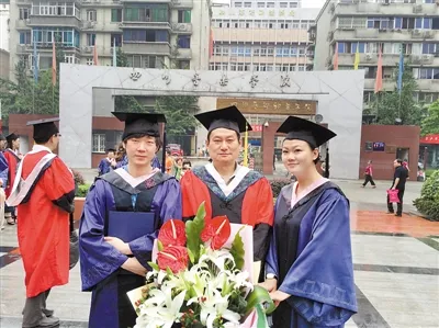 4、我33岁,考上硕士研究生的可能性大吗(我指的是学校会不会有年龄歧视)