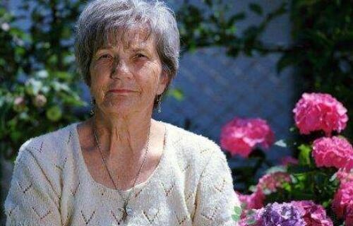 2、快要去世的老人的征兆