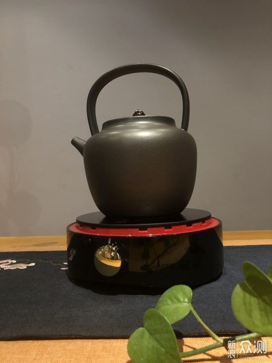 2、五行是炉中火 喜水是什么意思 请高手指点，是火为什么还要喜水