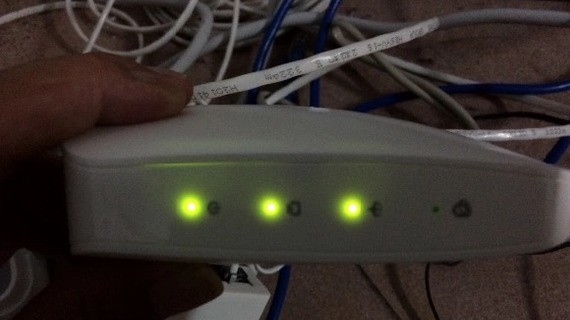 2、wifi信号灯闪红灯是什么原因?