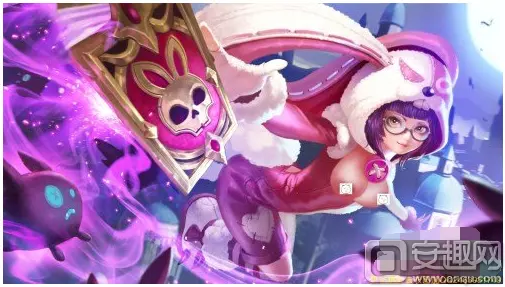 3、**女英雄去掉所有服装的样子