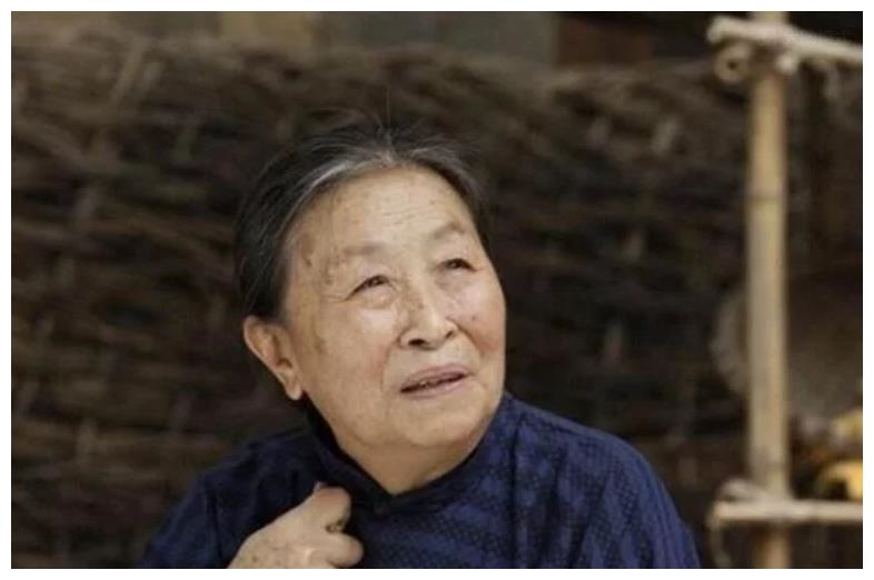 2、老人临终前几个月征兆