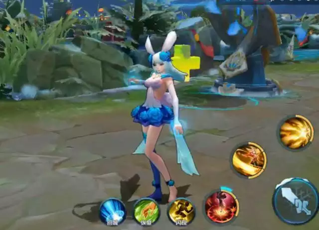 4、**荣耀：公孙离“花间舞”被公认为最美女英雄，你觉得是谁呢？