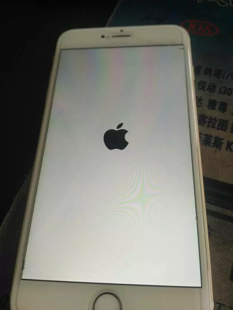 4、苹果手机开不了机一直显示苹果标志是什么原因？