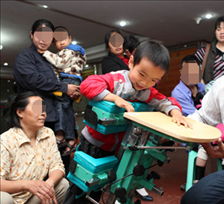 2、脑瘫打挺和正常孩子的区别？