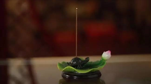 2、一把香烧香形状成一花状?