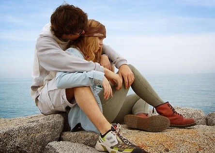 2、双子座男生喜欢一个女生的表现是什么