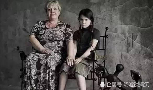 2、一张吓死美国八千人的照片我没看到之处啊，谁看出来了？