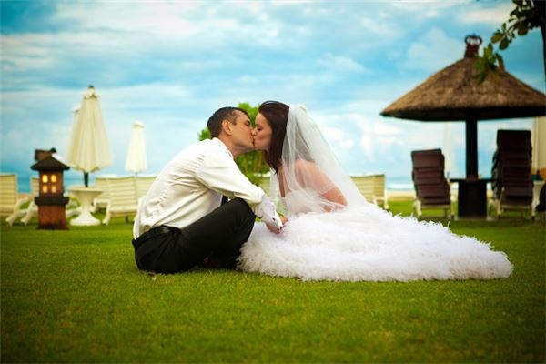 有虎牙的女生是婚姻不顺吗 婚姻不顺