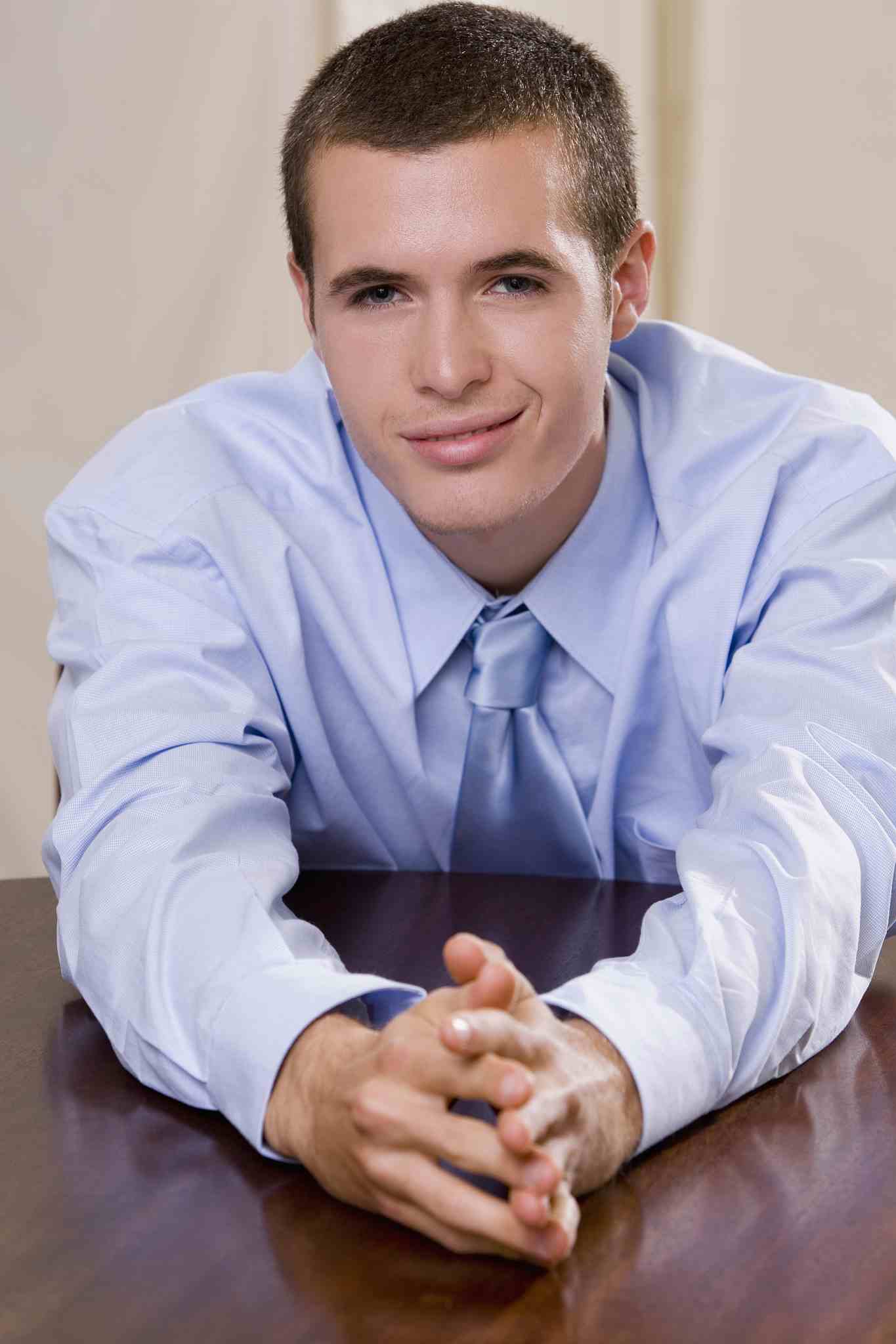 发现老公和其她女人暧昧怎么办 发现老公和别的女人暧昧聊天 我该怎么办