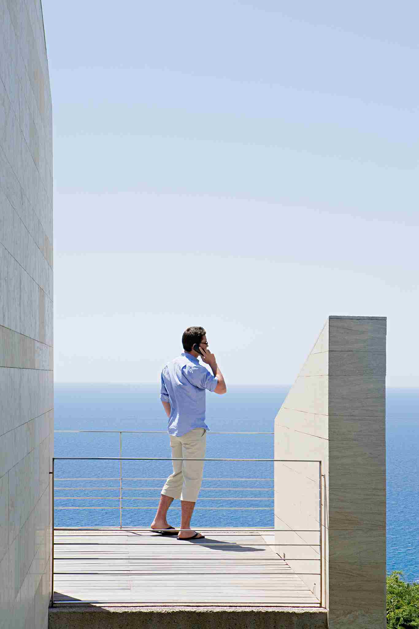 发现老公和其她女人暧昧怎么办 发现老公和别的女人暧昧聊天 我该怎么办