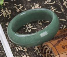 东陵玉是翡翠吗